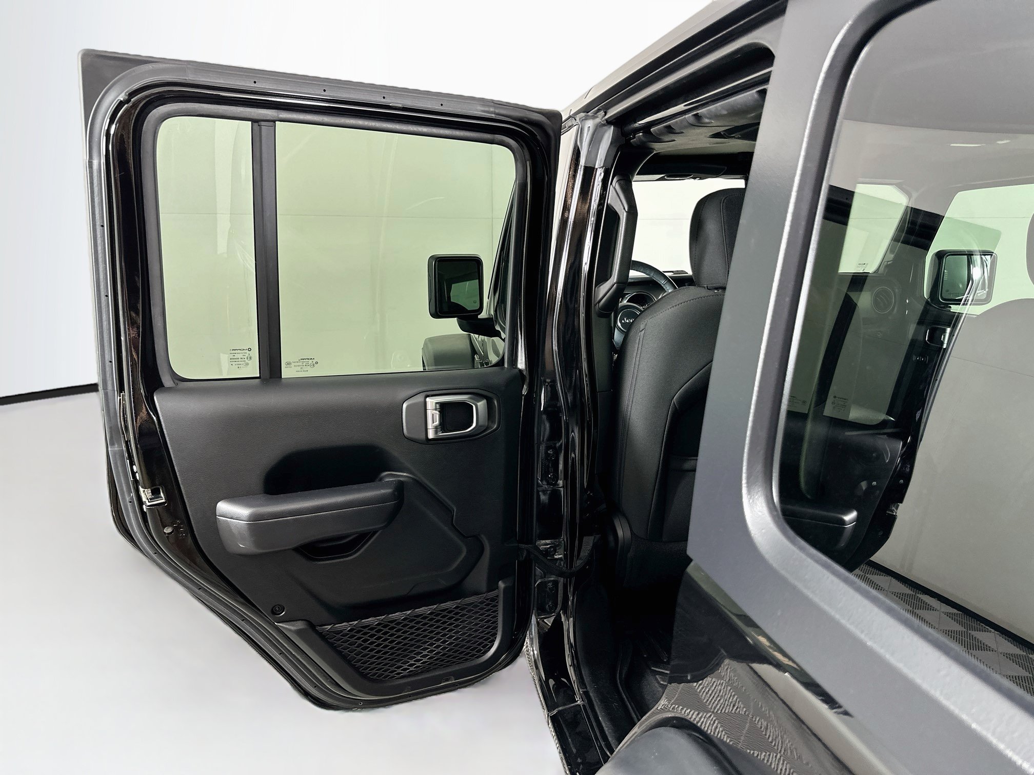 Used 2018 Jeep Wrangler Unlimited Sport S AWD/4WD image 24