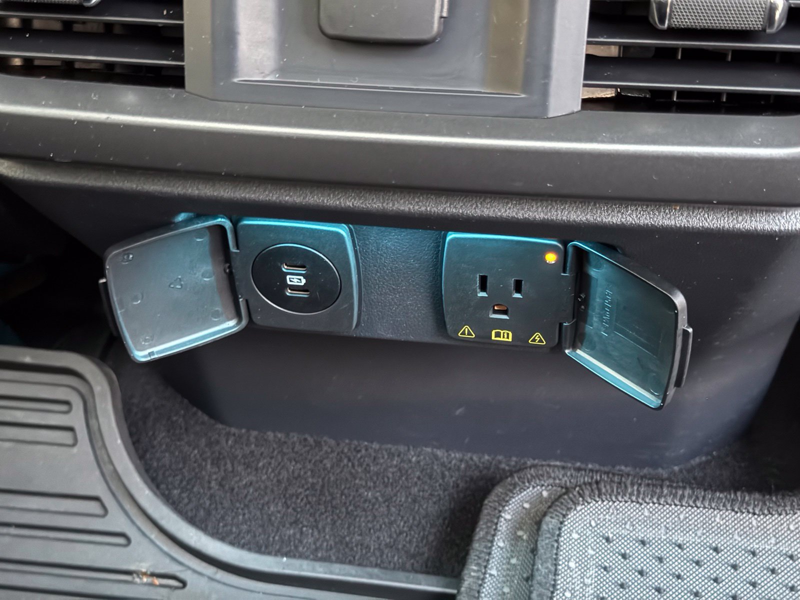 Used 2024 Ford F150 Lariat AWD/4WD image 17