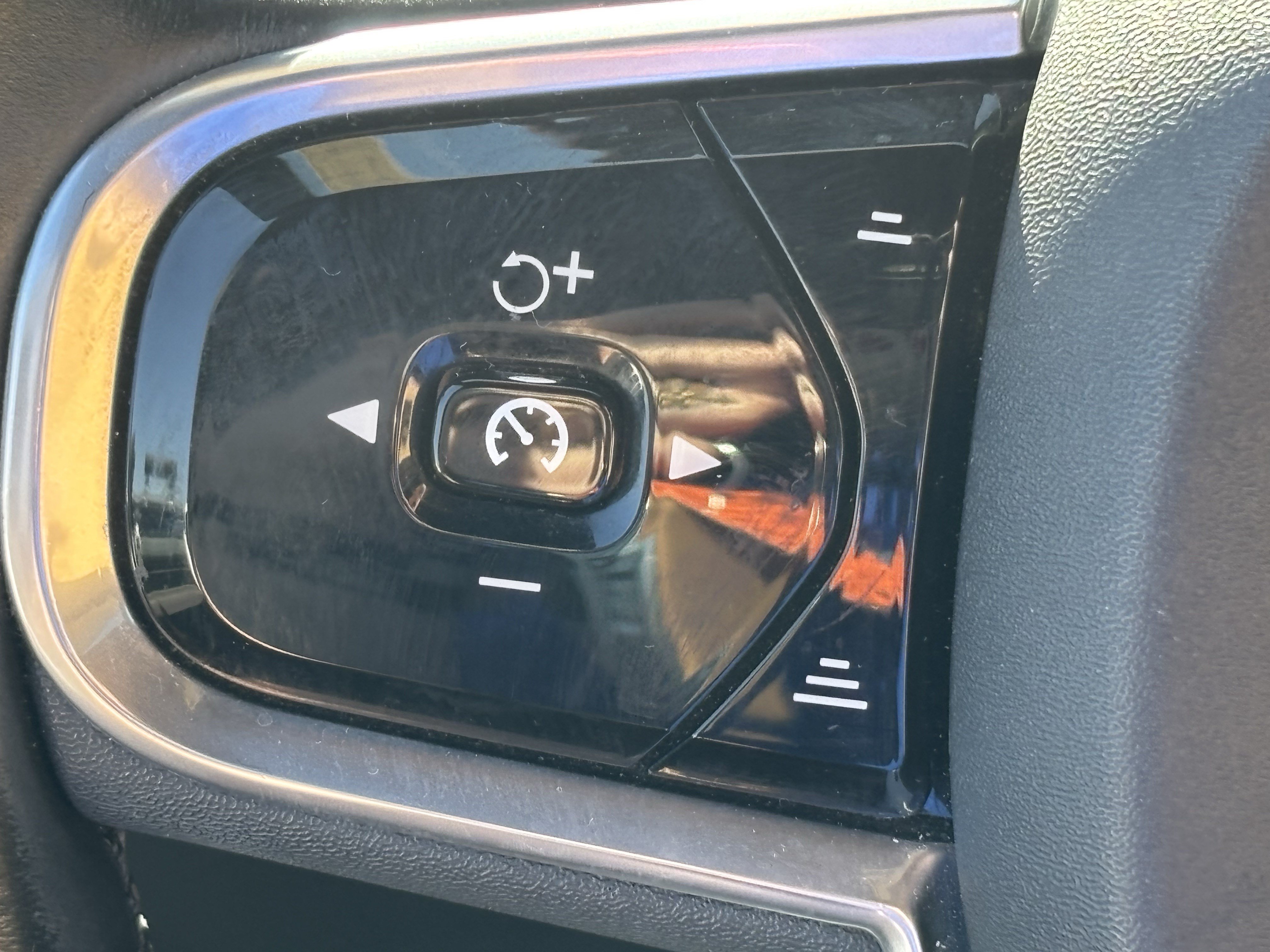 Used 2018 Volvo XC90 T6 Inscription w/ Convenience Package AWD/4WD image 19