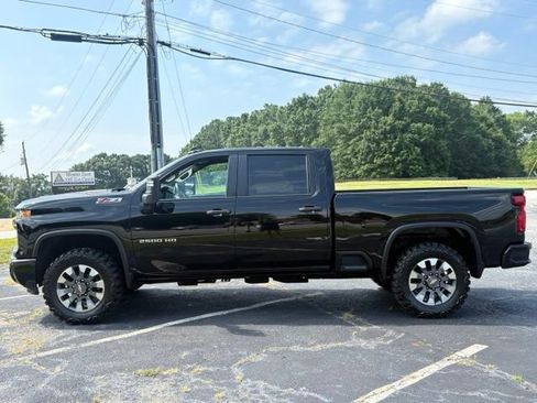 Used 2024 Chevrolet Silverado 2500 Custom w/ Custom Value Package AWD/4WD image 4