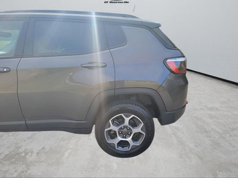 Used 2022 Jeep Compass Trailhawk image 6