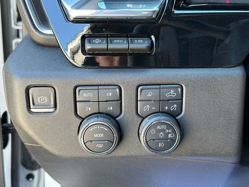 Used 2024 Chevrolet Silverado 1500 LTZ w/ LTZ Premium Package AWD/4WD image 17