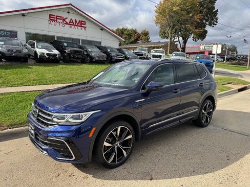 Used 2022 Volkswagen Tiguan SEL R-Line image 1