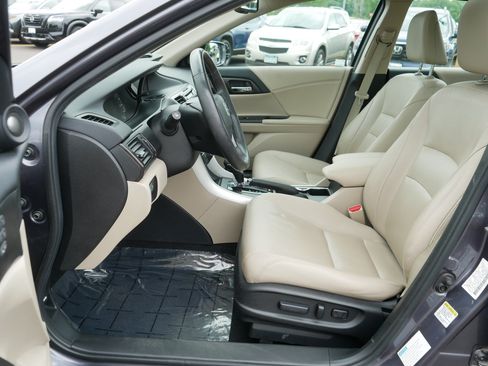 Used 2015 Honda Accord Touring image 12