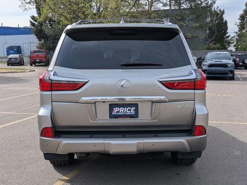 Used 2021 Lexus LX 570 4WD w/ Luxury Package image 6