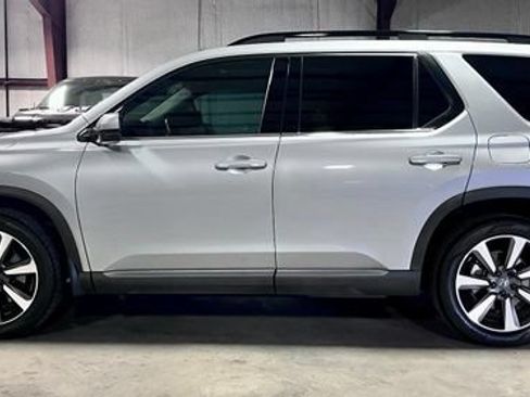 Used 2023 Honda Pilot Touring image 7