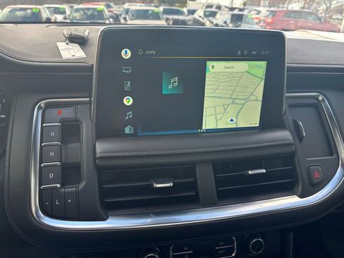 Used 2022 Chevrolet Suburban LT w/ Luxury Package image 17