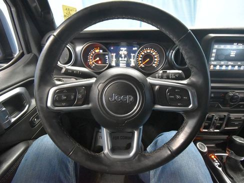 Used 2021 Jeep Wrangler Unlimited Sahara image 9