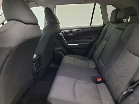 Used 2022 Toyota RAV4 XLE AWD/4WD image 18