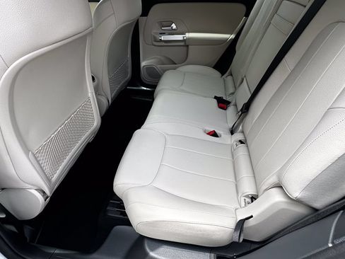 Certified 2025 Mercedes-Benz GLB 250 4MATIC image 23