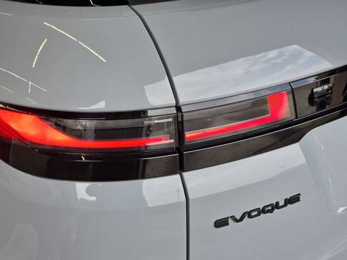 Certified 2025 Land Rover Range Rover Evoque S AWD/4WD image 36