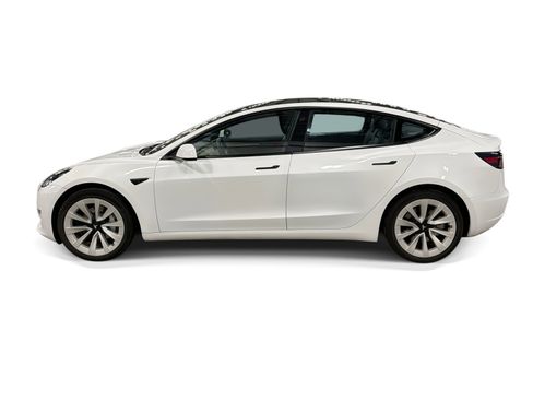 Certified 2023 Tesla Model 3 Standard Range RWD image 3