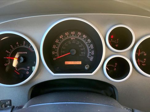 Used 2013 Toyota Tundra 4x4 CrewMax image 25