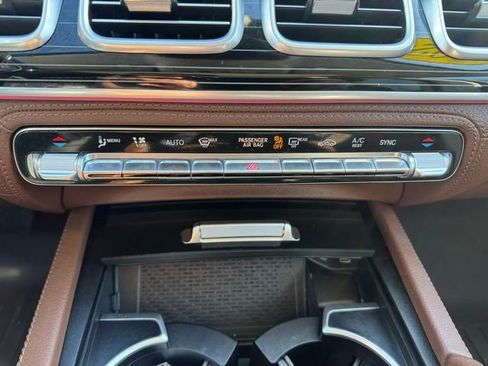 Used 2024 Mercedes-Benz GLS 450 4MATIC image 36