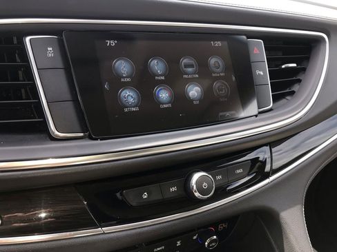 Used 2019 Buick Enclave Essence FWD image 16
