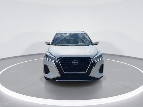 Used 2024 Nissan Kicks SV FWD image 3