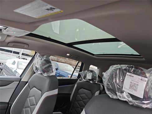 New 2026 Volkswagen Atlas Peak Edition image 21