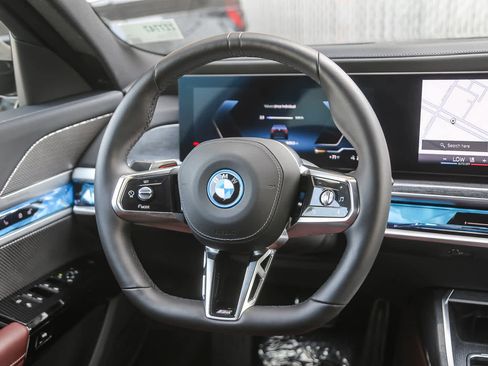 Used 2025 BMW i7 eDrive50 w/ M Sport Package image 12