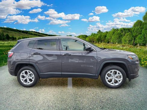 Certified 2024 Jeep Compass Sport AWD/4WD image 7