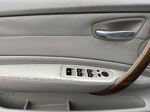 Used 2009 BMW 128i Convertible image 11