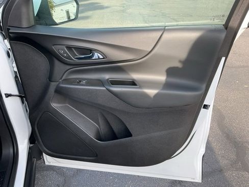 Used 2024 Chevrolet Equinox LT image 23
