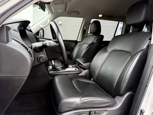 Used 2021 Nissan Armada SV AWD/4WD image 18