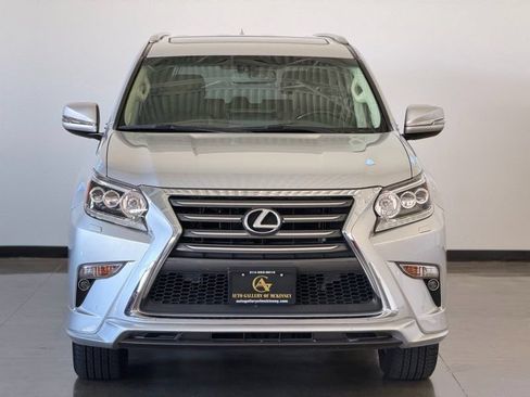 Used 2019 Lexus GX 460 Premium AWD/4WD image 2