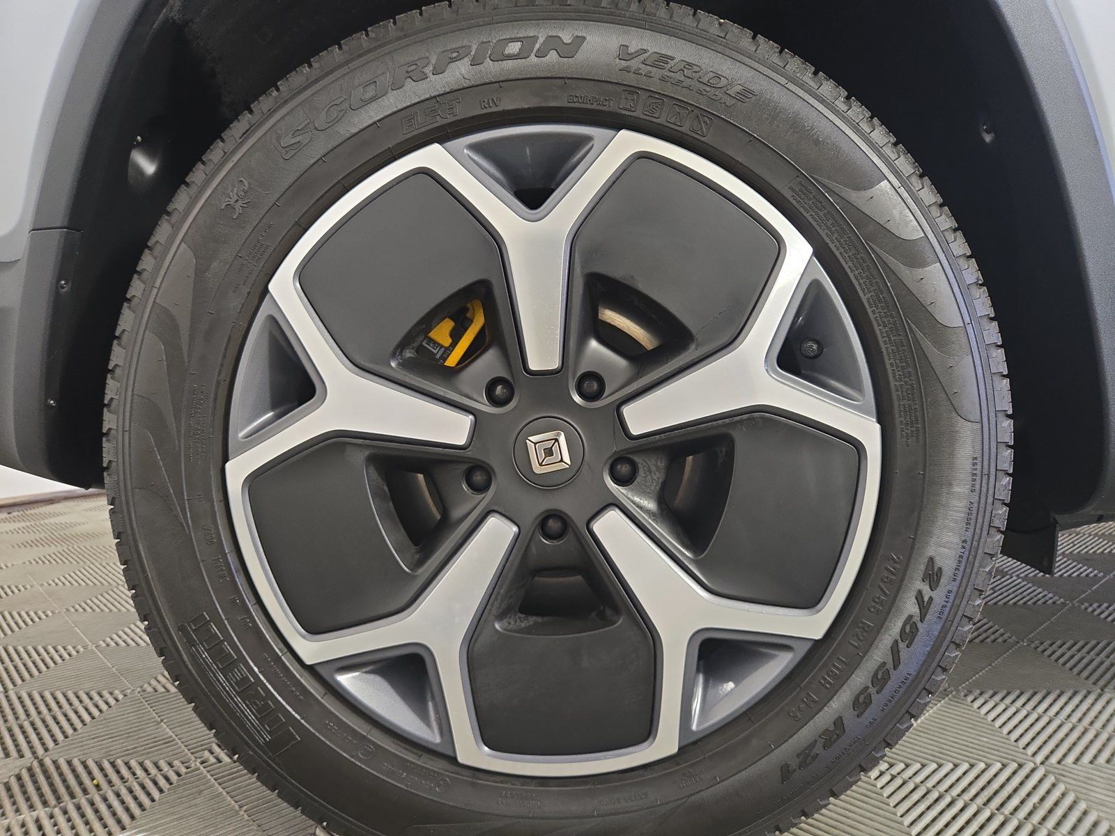 Used 2024 Rivian R1S Adventure Quad AWD/4WD image 12