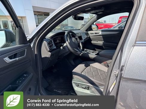 Used 2025 Volkswagen Atlas Cross Sport SE image 6
