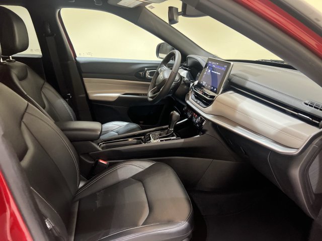 Used 2025 Jeep Compass Limited AWD/4WD image 24