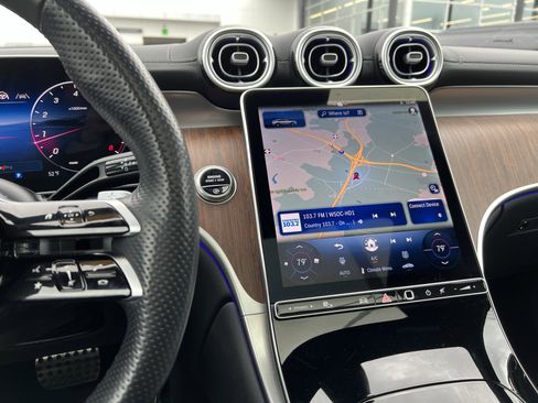 Certified 2025 Mercedes-Benz GLC 300 4MATIC image 32