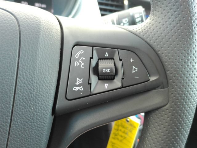 Used 2022 Chevrolet Trax LS w/ Tint and Cruise Package AWD/4WD image 32