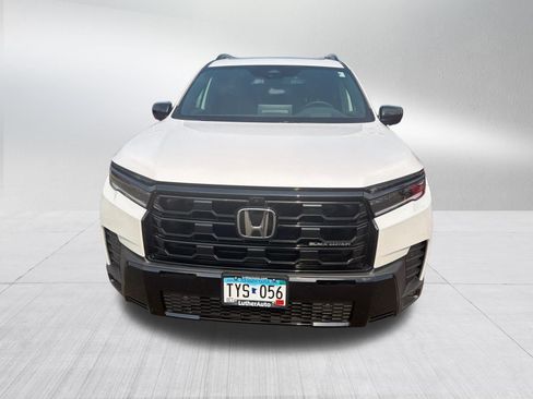 Certified 2026 Honda Pilot Black Edition image 5