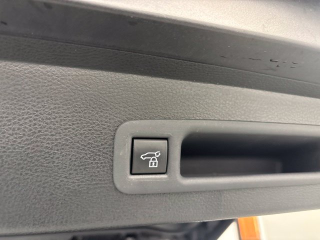 Used 2026 Toyota Sienna AWD image 9