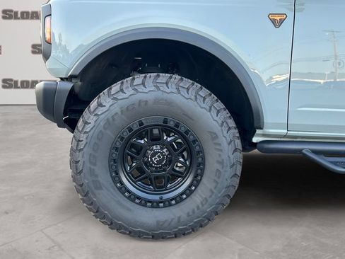 Used 2023 Ford Bronco Badlands AWD/4WD image 14