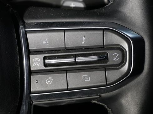 Used 2025 GMC Acadia Elevation image 12