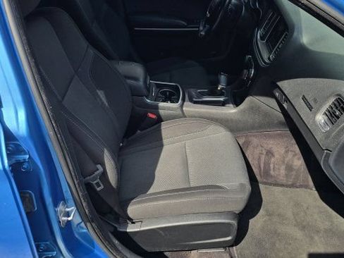 Used 2019 Dodge Charger SXT RWD image 16