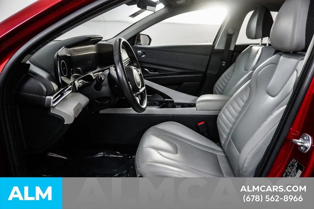 Used 2025 Hyundai Elantra Limited FWD image 16