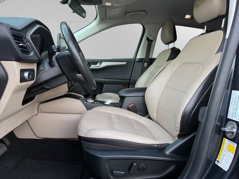 Certified 2022 Ford Escape SEL w/ Technology Package FWD image 9