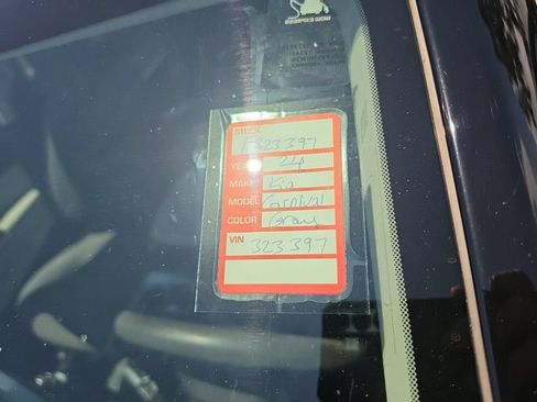 Certified 2024 Kia Carnival LX FWD image 7