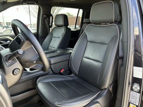 Used 2024 Chevrolet Suburban Premier image 27