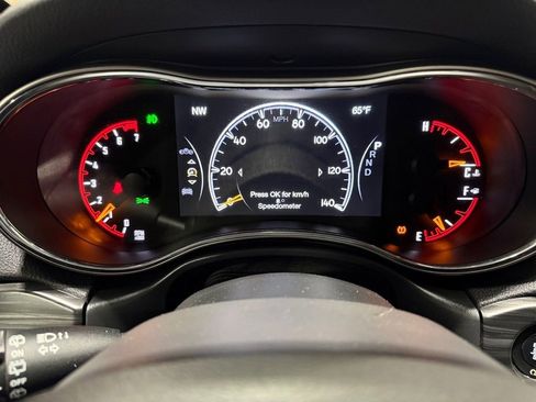 Used 2021 Jeep Grand Cherokee Altitude image 26