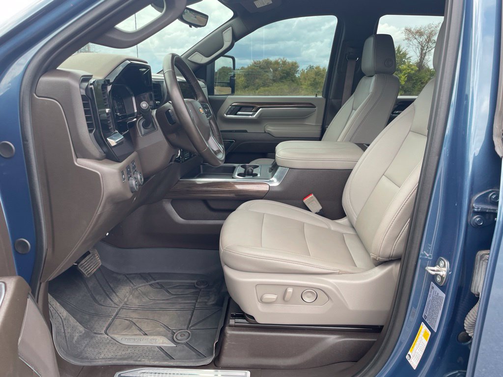Used 2024 Chevrolet Silverado 3500 LT w/ Texas Edition AWD/4WD image 14