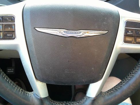 Used 2015 Chrysler Town & Country Touring-L w/ Driver Convenience Group FWD image 35