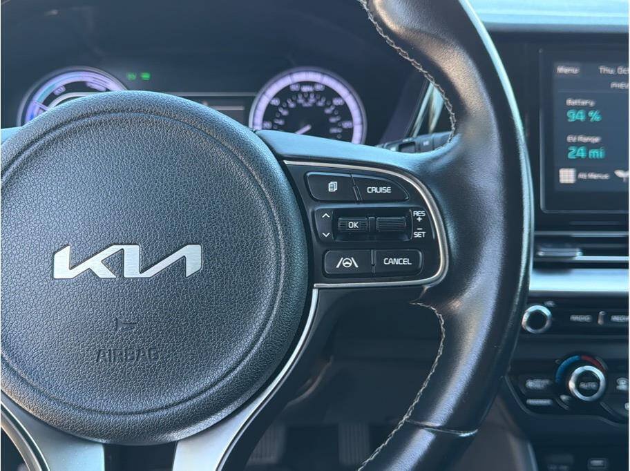 Used 2022 Kia Niro LXS FWD image 10