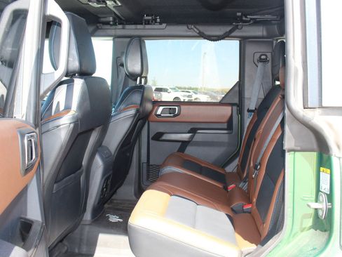 Used 2024 Ford Bronco Outer Banks AWD/4WD image 21