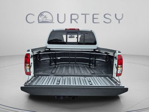 Used 2018 Nissan Frontier SV RWD image 11