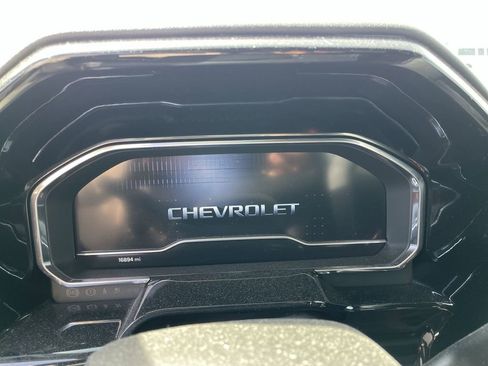 Used 2025 Chevrolet Silverado 1500 LT AWD/4WD image 6