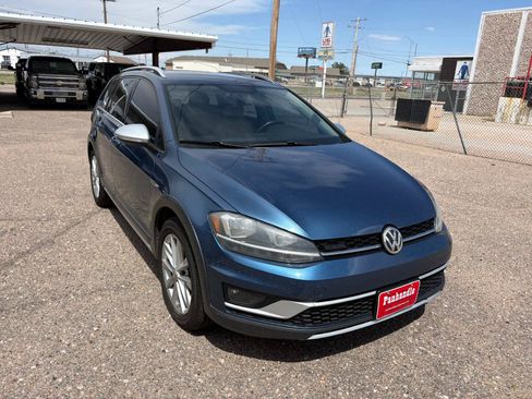 Used 2019 Volkswagen Golf Alltrack S AWD/4WD image 3
