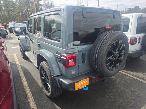 Used 2024 Jeep Wrangler Unlimited Sahara image 4